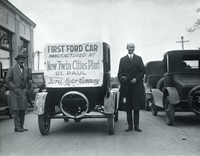 The first Model T rolled off the assembly line on May 4, 1925. The plant’s opening generated tremendous excitement within the business community, whose leaders expected it to generate a big boost for the local economy. Courtesy Minnesota Historical Society