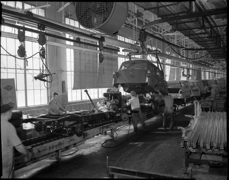 This 1955 photo shows the final assembly line located along the west side of the plant. While the generous windows and skylights brought in plenty of natural light, they also made the plant very hot during the summer months. These walls were demolished in the mid-1960s to accommodate a plant expansion project. Courtesy Minnesota Historical Society