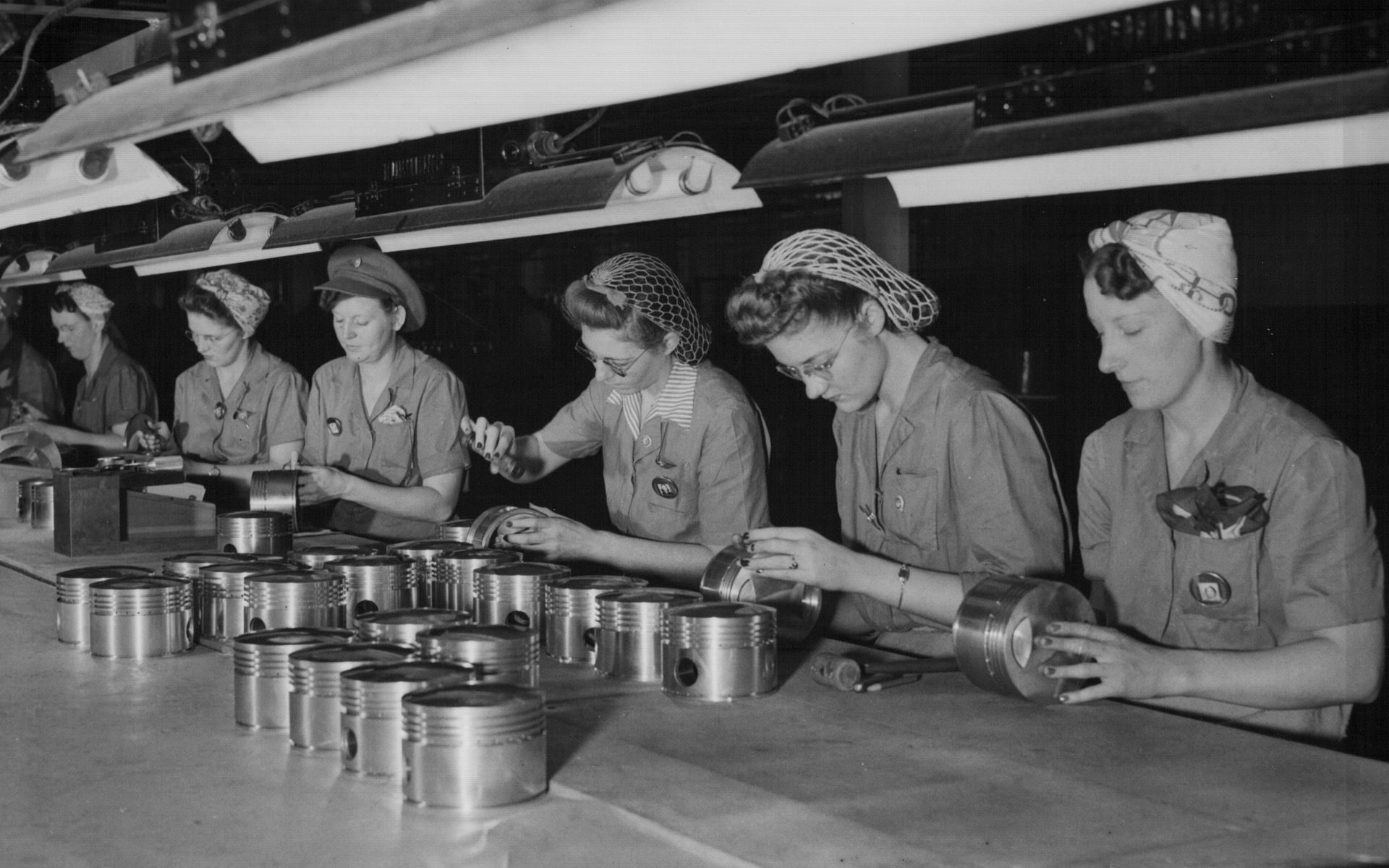 Hundreds of women were hired to assemble and finish parts for the Pratt & Whitney R-2800 18-cylinder air-cooled aircraft engine during World War II. Most of them had to relinquish their positions when servicemen returned to their old jobs at the plant after the war ended. Courtesy Brian McMahon