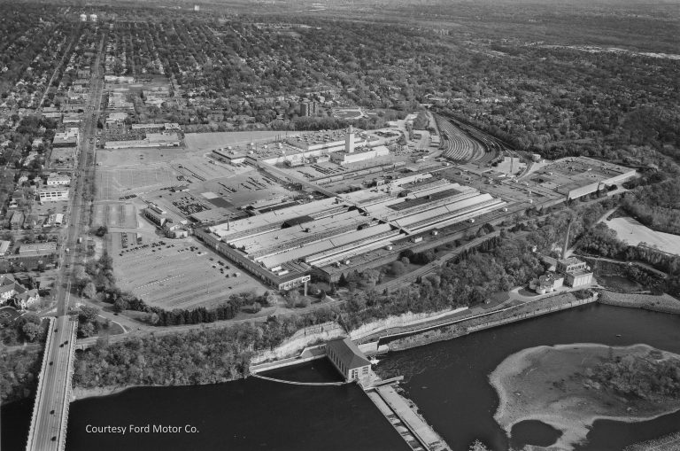 The Twin Cities Assembly Plant, pictured here around 2006, occupied 122 acres adjacent the Mississippi River in Saint Paul. The original plant site consisted of 200 acres, some of which was eventually sold to private developers for the shopping center and apartment buildings along the eastern edge of the property. However, Ford retained the mineral rights under the parcels that had been sold. Courtesy Ford Motor Company